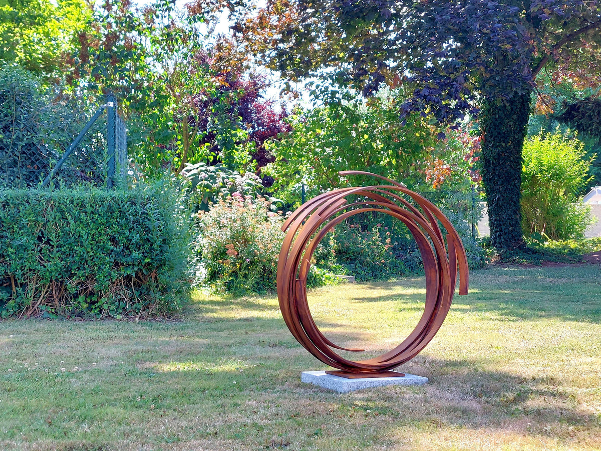 Orbit — Zahradní skulptura
