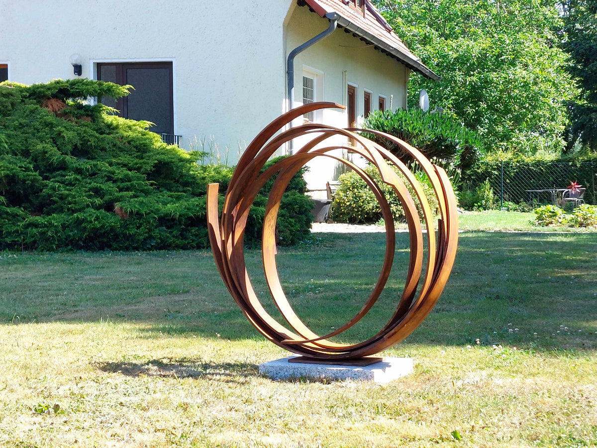 Orbit — Zahradní skulptura
