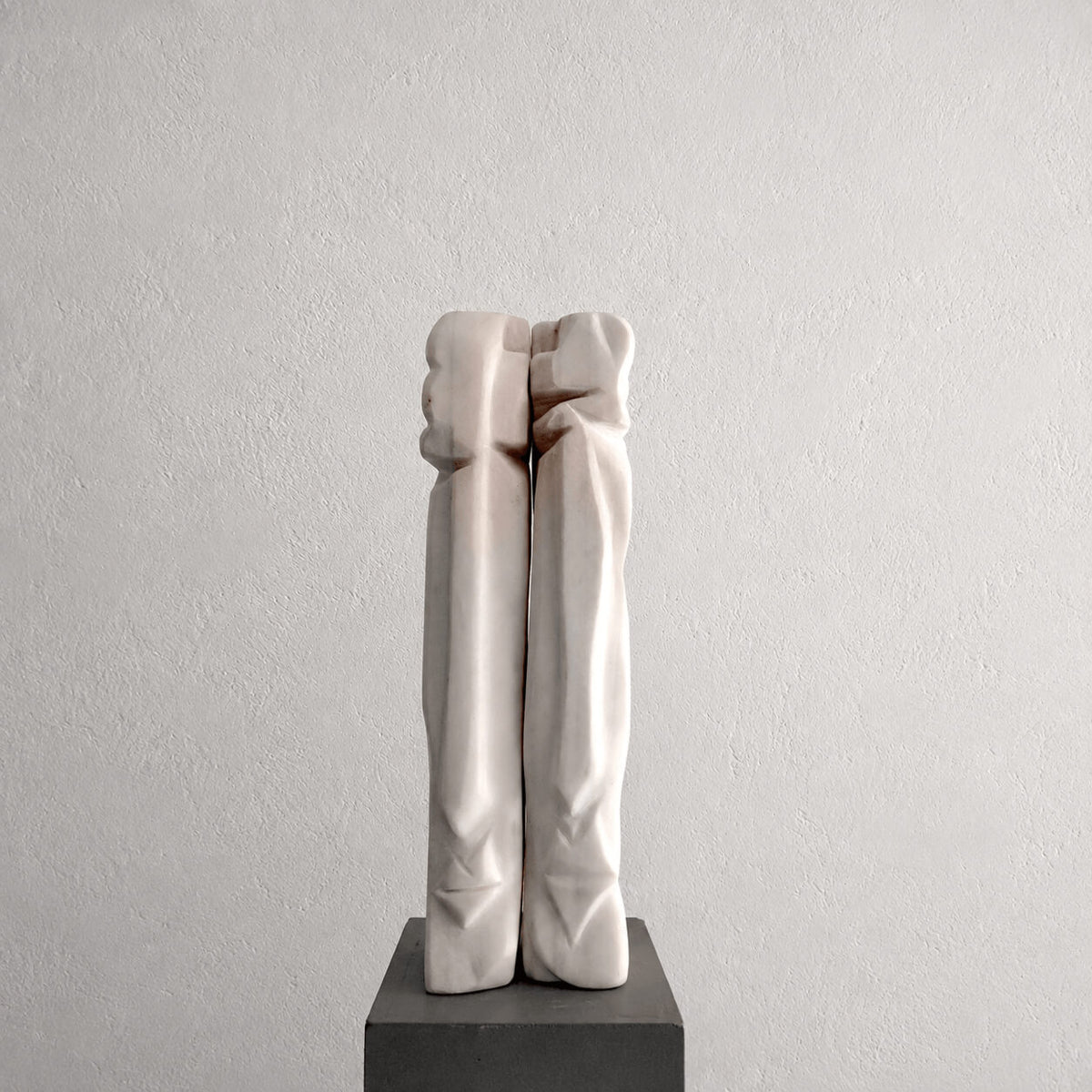 Blízkost — stojící socha